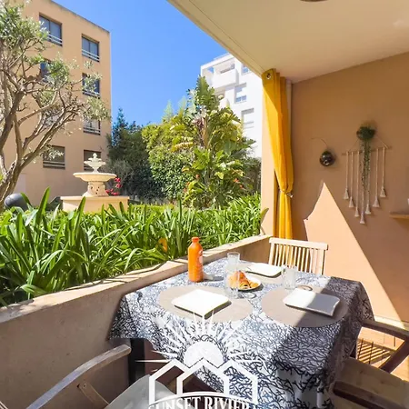 公寓 Le Patio Vauban Airco Garage For 4 By Sunset 昂蒂布